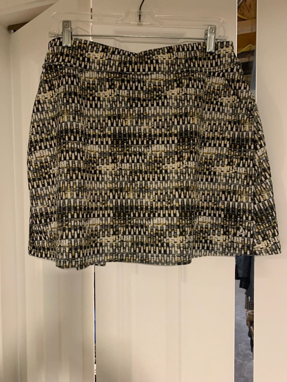 Textured Black and Cream Patterned Women's Skort